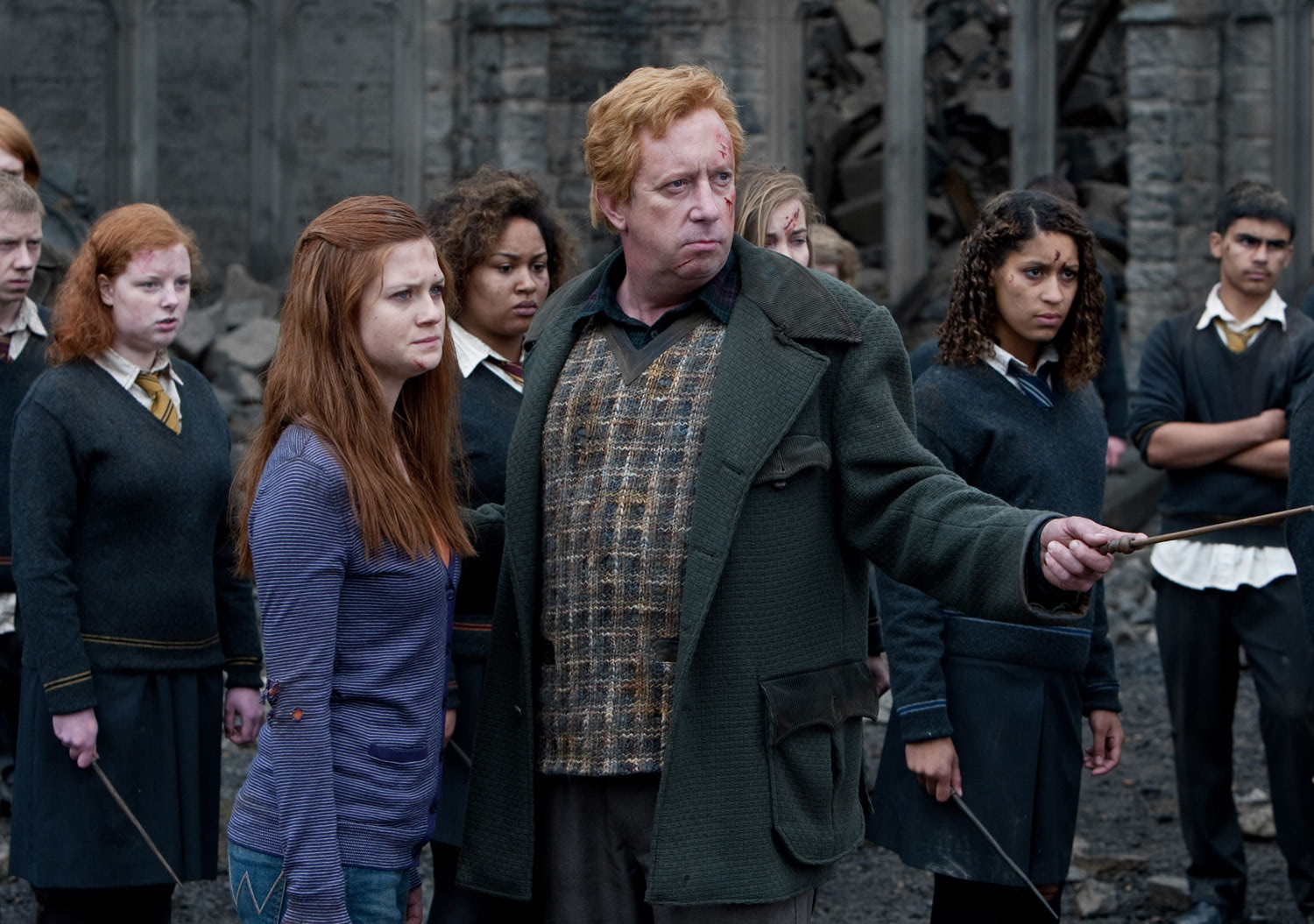 Arthur and Ginny Weasley during battle