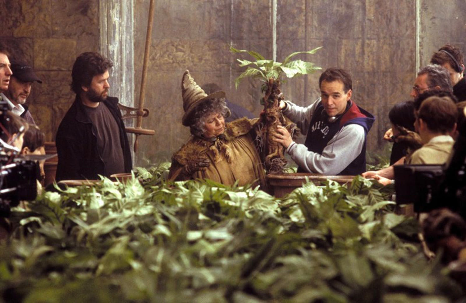 Chris Columbus directs the Mandrake scene
