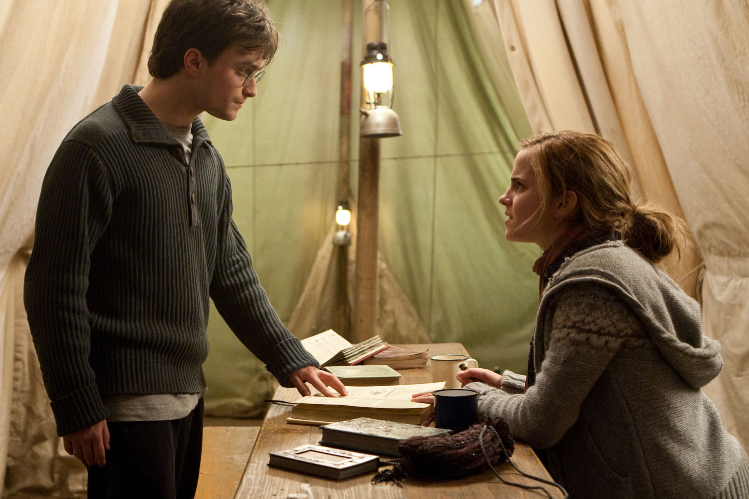 Harry and Hermione in the tent