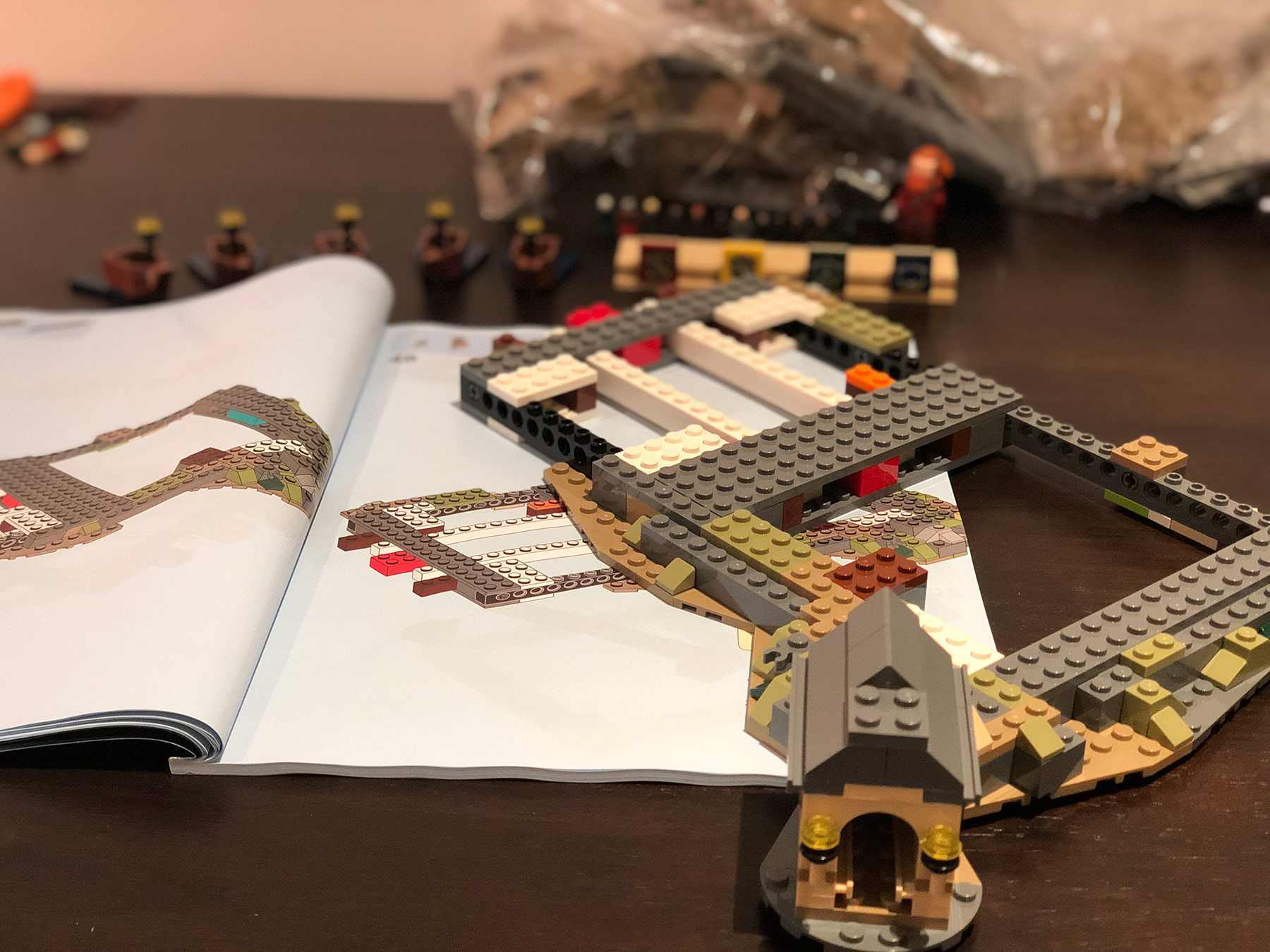 LEGO Hogwarts Castle (71043) base building
