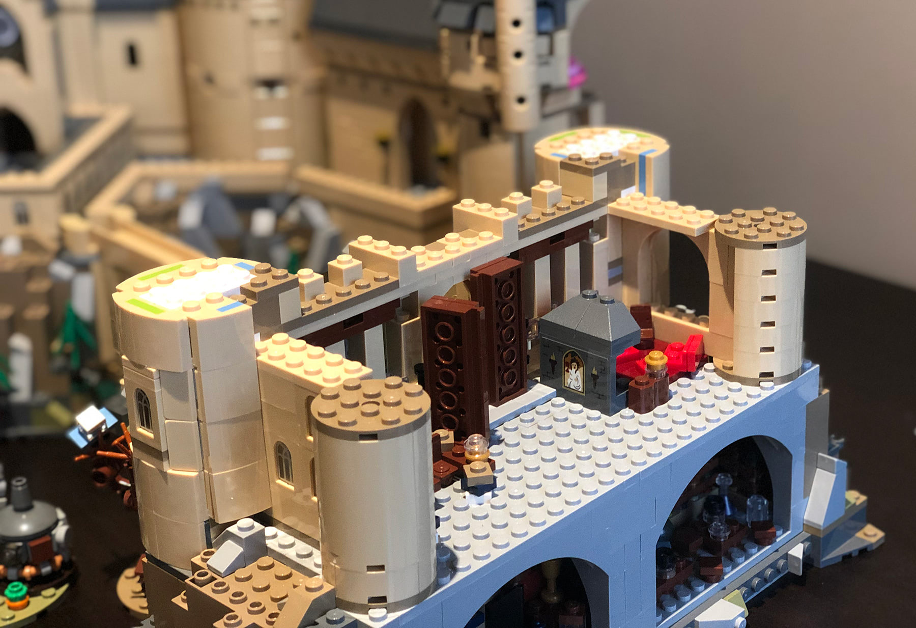 LEGO Hogwarts Castle (71043) Gryffindor common room