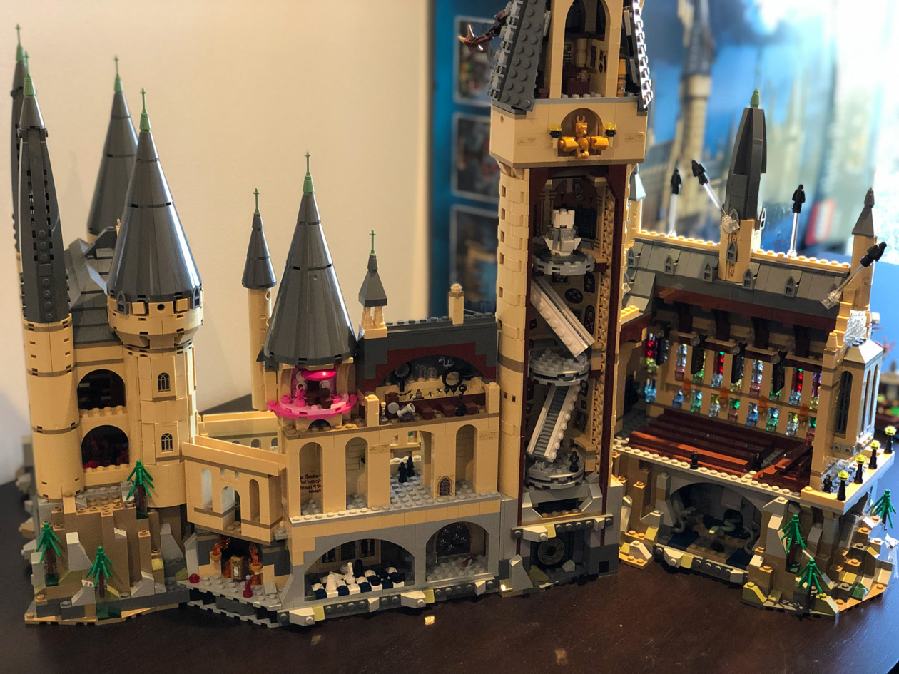 Review: building the epic 6000-piece Hogwarts Castle LEGO â Harry Potter Fan Zone